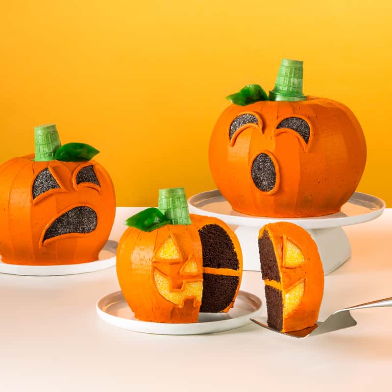jack-o-lantern-cake.jpg